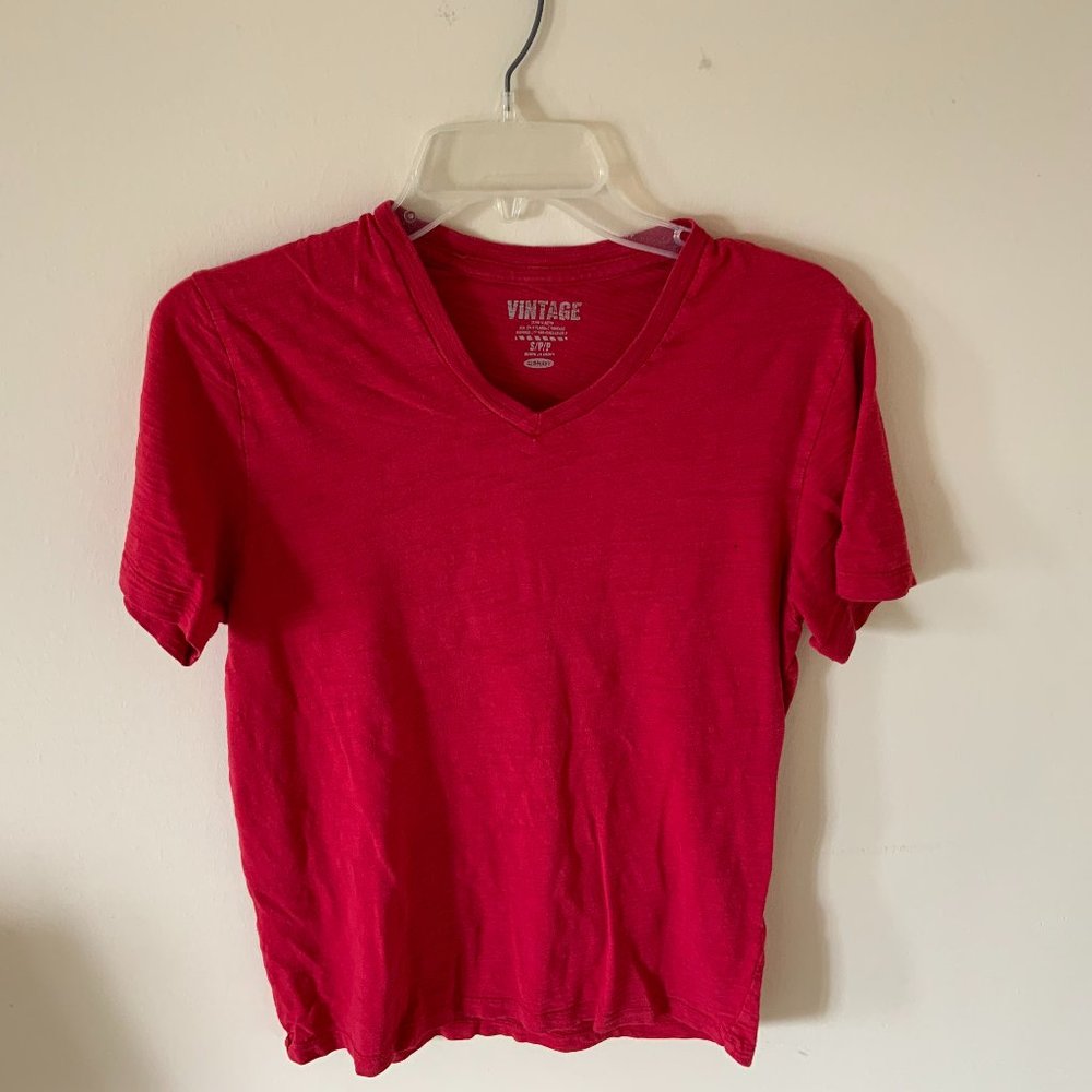 Old Navy Vintage Male Red V-Neck T-Shirt S